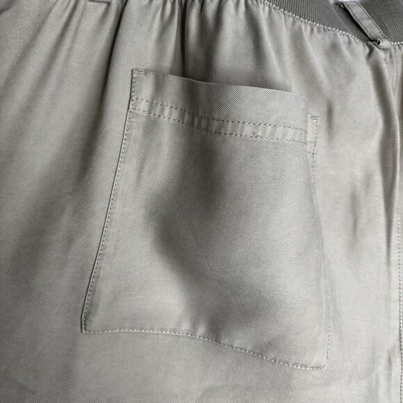 Soft Surroundings Cargo Shorts Taupe Khaki Tan Weightless Blend Cuffed 1x - Picture 10 of 12